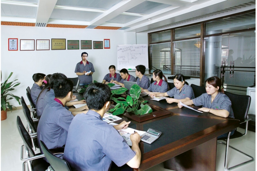 鋁方通廠家團(tuán)隊